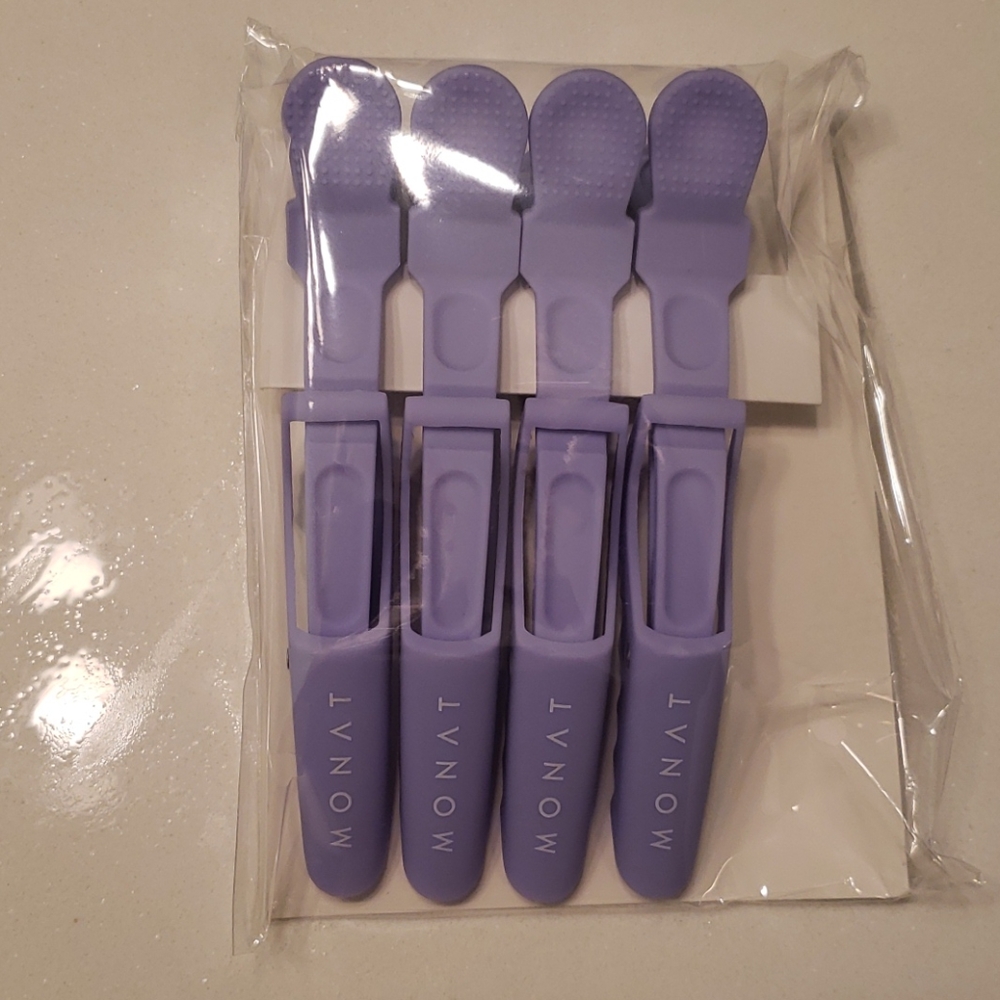 Monat alligator clips